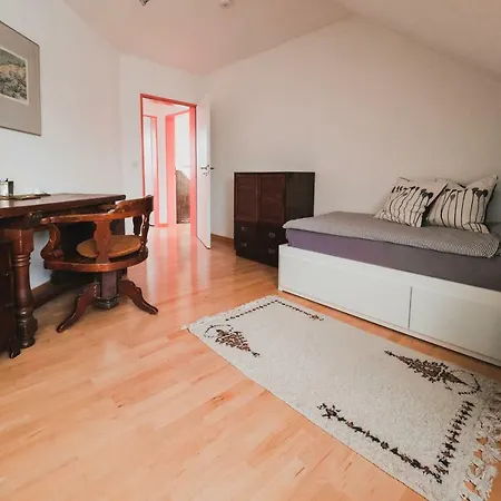 Flair In Uni Naehe *